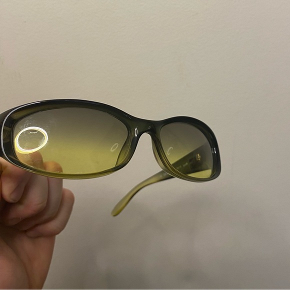 Gucci Accessories - Gucci Vintage Green Sunglasses 2456 / S Gently Used 1990s